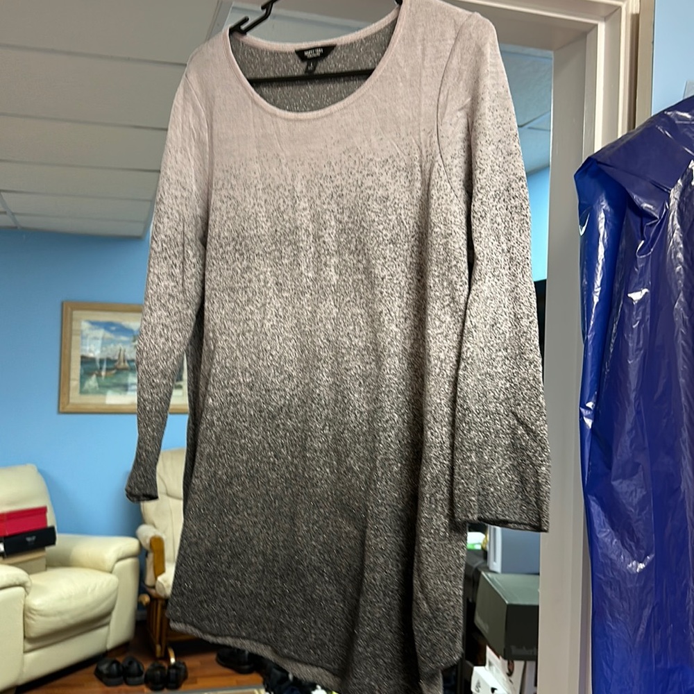 Large Ombre long sleeve Vera Wang Womans shirt